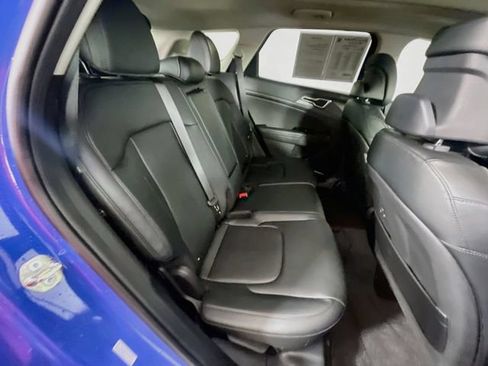 Used 2026 Kia Sportage EX w/ EX Panorama Roof Package FWD image 30