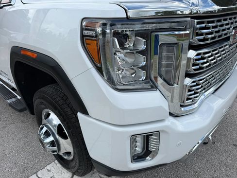 Used 2022 GMC Sierra 3500 Denali w/ Denali Ultimate Package AWD/4WD image 15