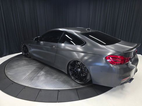 Used 2019 BMW M4 Coupe w/ Competition Package RWD image 11