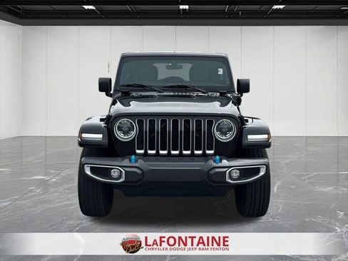 Used 2023 Jeep Wrangler Unlimited Sahara w/ Cold Weather Group AWD/4WD image 8