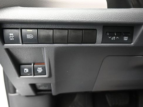 Used 2021 Toyota Sienna LE image 25