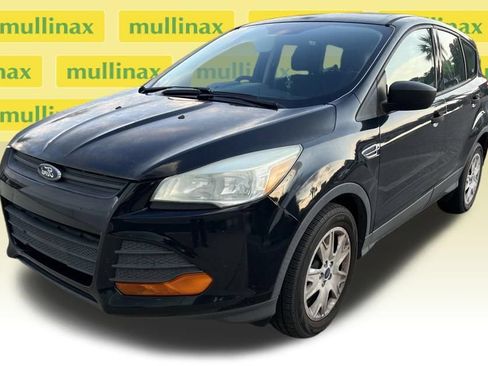 Used 2016 Ford Escape S FWD image 2
