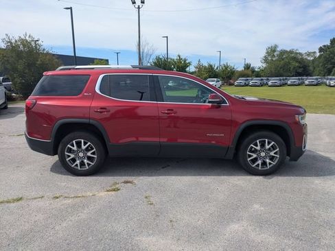 Used 2023 GMC Acadia SLT FWD image 2