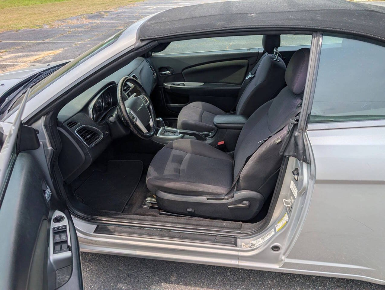 Used 2012 Chrysler 200 Touring w/ Cold Weather Group FWD image 22