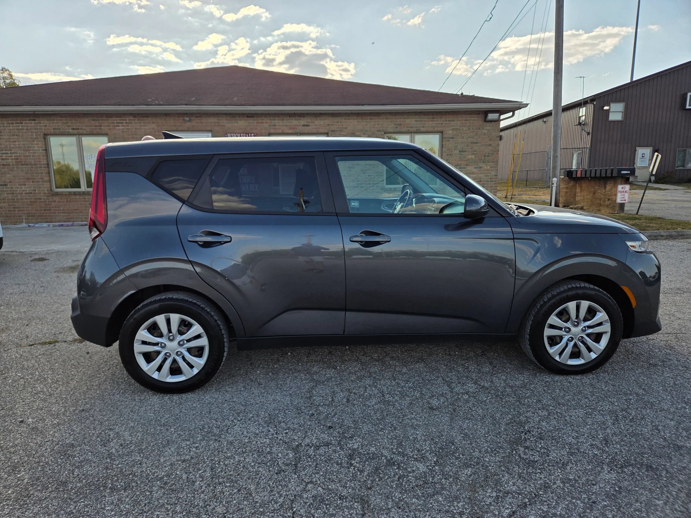 Used 2020 Kia Soul LX FWD image 4