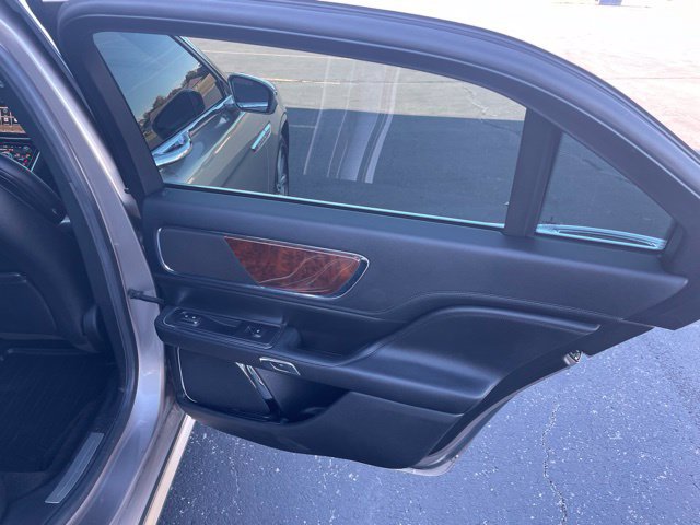 Used 2019 Lincoln Continental Premiere FWD image 46