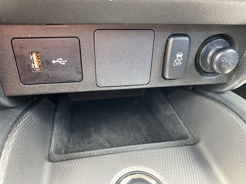 Used 2025 Mitsubishi Outlander Sport AWD image 30