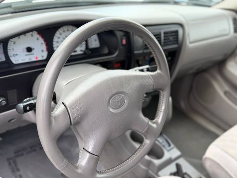 Used 2003 Toyota Tacoma PreRunner RWD image 24