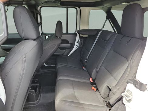 Used 2022 Jeep Wrangler Unlimited Sport image 26