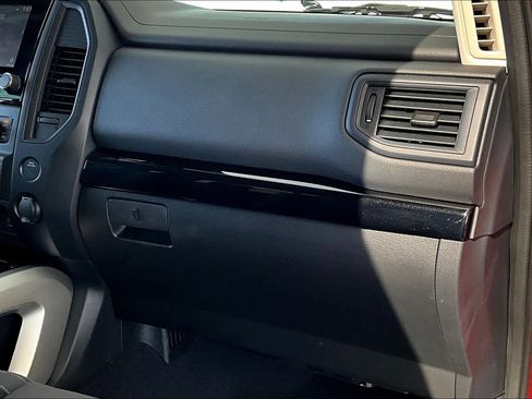 Used 2023 Nissan Titan SV w/ SV Convenience Package RWD image 18