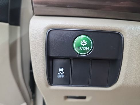 Used 2017 Honda Accord EX-L image 32