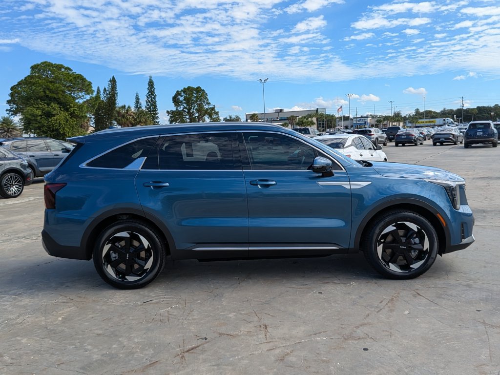 Certified 2026 Kia Sorento EX w/ EX Premium Package FWD image 9