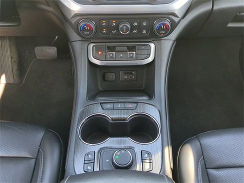 Used 2023 GMC Acadia SLT image 22
