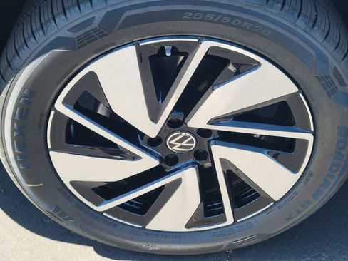 New 2026 Volkswagen Atlas SE image 5