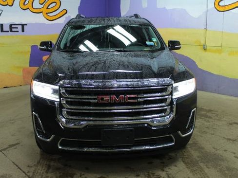 Used 2023 GMC Acadia SLE image 3