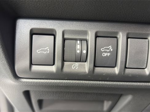 Used 2025 Subaru Outback Premium AWD/4WD image 30