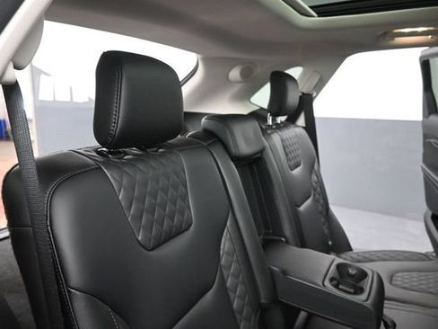 Certified 2024 Ford Edge Titanium AWD/4WD image 25
