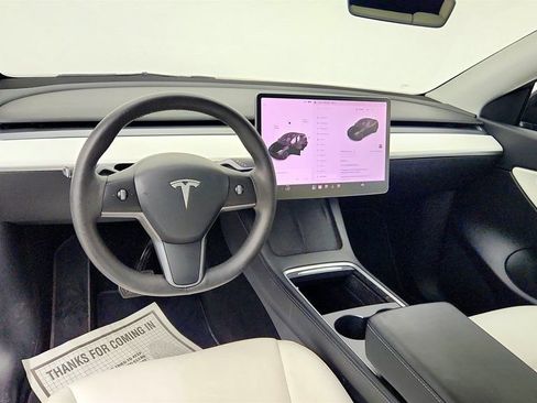 Used 2021 Tesla Model Y Long Range AWD/4WD image 11