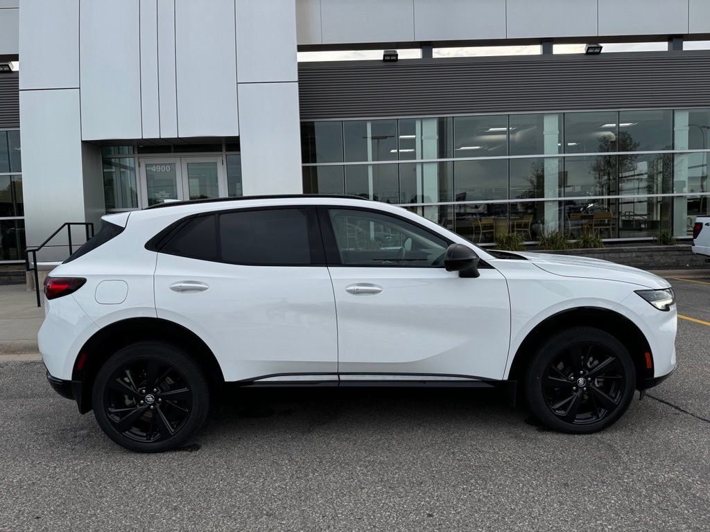 Used 2022 Buick Envision Preferred AWD/4WD image 38
