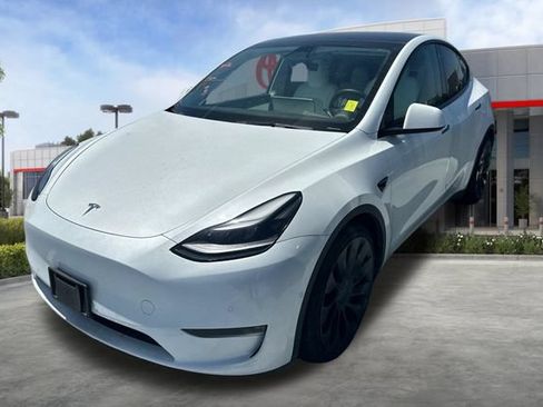 Used 2022 Tesla Model Y Performance AWD/4WD image 3