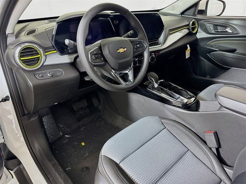 New 2026 Chevrolet Trax LT w/ Driver Confidence Package image 5