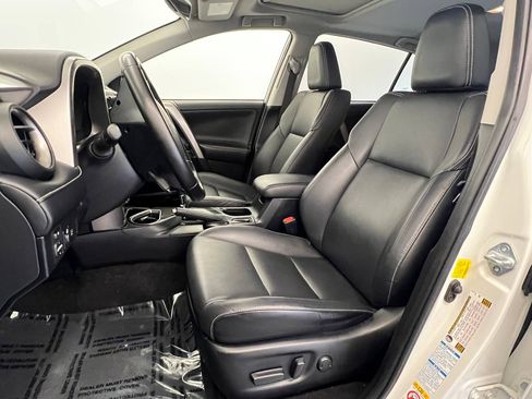 Used 2016 Toyota RAV4 Limited image 8