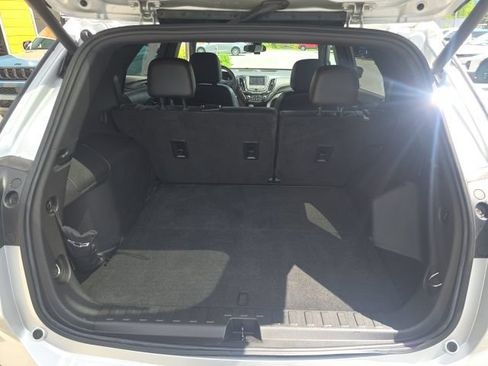 Used 2022 Chevrolet Equinox RS AWD/4WD image 24