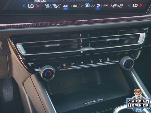 Used 2024 Chevrolet Traverse RS image 23