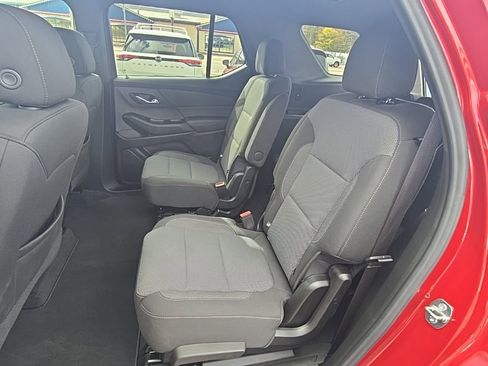Used 2023 Chevrolet Traverse LT image 28