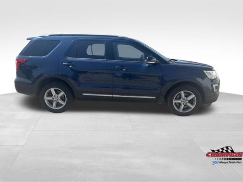 Used 2016 Ford Explorer XLT w/ Equipment Group 201A AWD/4WD image 8