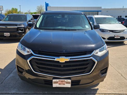 Used 2019 Chevrolet Traverse LS FWD image 2