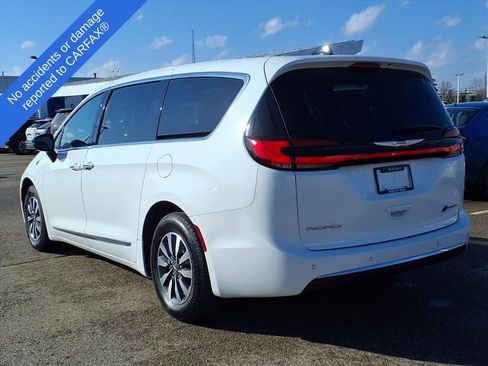 Used 2023 Chrysler Pacifica Limited image 8