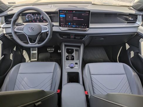 New 2026 Volkswagen Tiguan SE R-Line AWD/4WD image 15