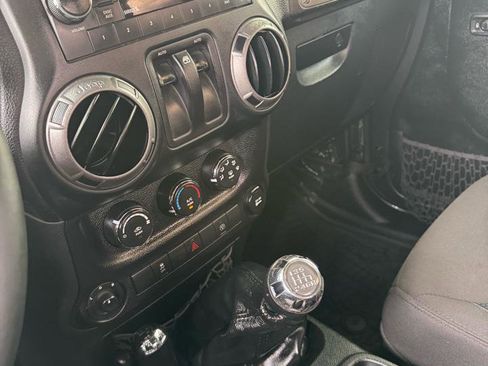 Used 2017 Jeep Wrangler Sport image 15