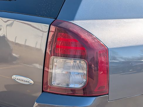 Used 2017 Jeep Compass Latitude image 17