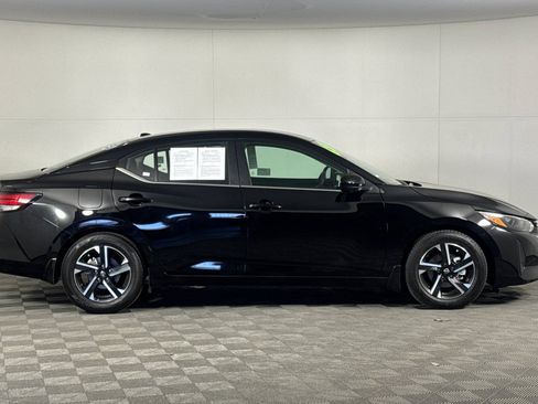 Used 2025 Nissan Sentra SV FWD image 2