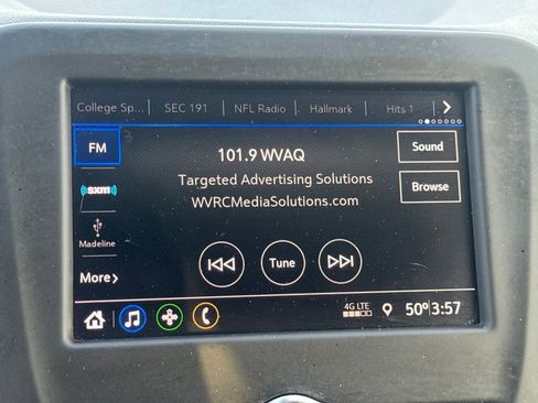 Used 2020 Chevrolet Equinox LT w/ Driver Convenience Package image 41