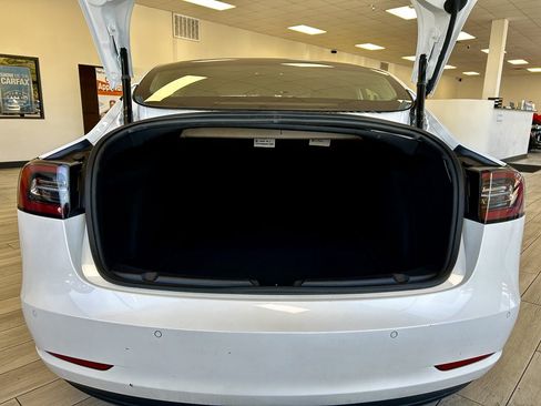 Used 2019 Tesla Model 3 AWD/4WD image 9