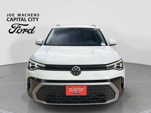 Used 2025 Volkswagen Taos SE AWD/4WD image 10