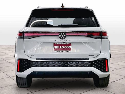 New 2026 Volkswagen Tiguan SE R-Line image 6