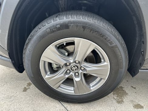 Used 2024 Toyota RAV4 LE AWD/4WD image 34