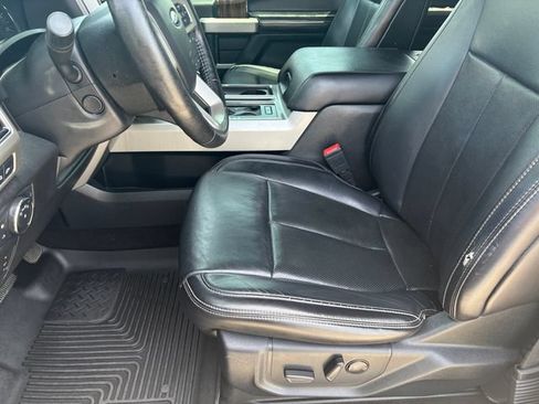 Used 2019 Ford F150 Lariat w/ Equipment Group 502A Luxury AWD/4WD image 13