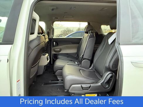 New 2026 Kia Carnival EX FWD image 10