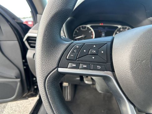 Used 2024 Nissan Altima 2.5 SV image 40