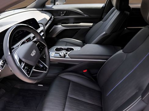 Certified 2025 Cadillac Lyriq Sport w/ LPO, Floor Liner Package AWD/4WD image 8