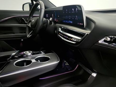 Used 2024 Cadillac Lyriq Sport RWD image 39