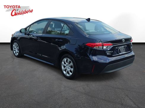 Used 2025 Toyota Corolla LE FWD image 7