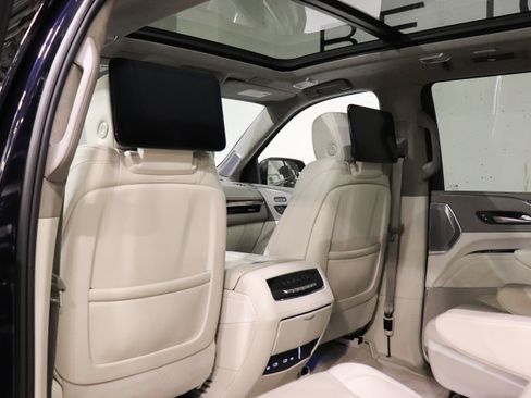 Used 2023 Cadillac Escalade Sport Platinum AWD/4WD image 18