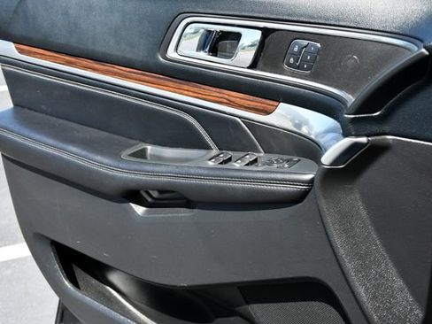 Used 2016 Ford Explorer Limited w/ Equipment Group 301A AWD/4WD image 26