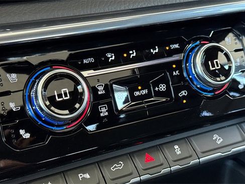 New 2026 GMC Sierra 3500 Denali w/ Denali Reserve Package image 24